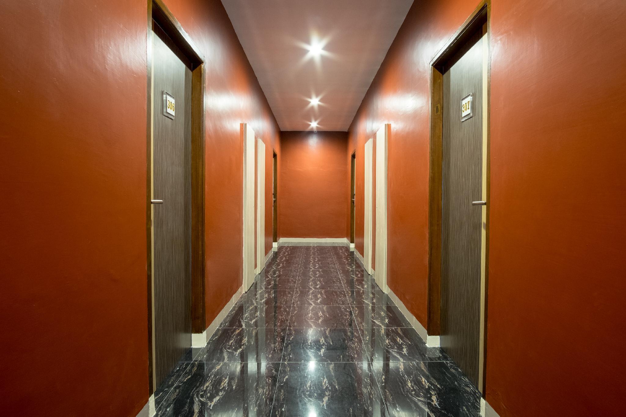 Oyo 727 Merlion Hotel Medan Exterior photo